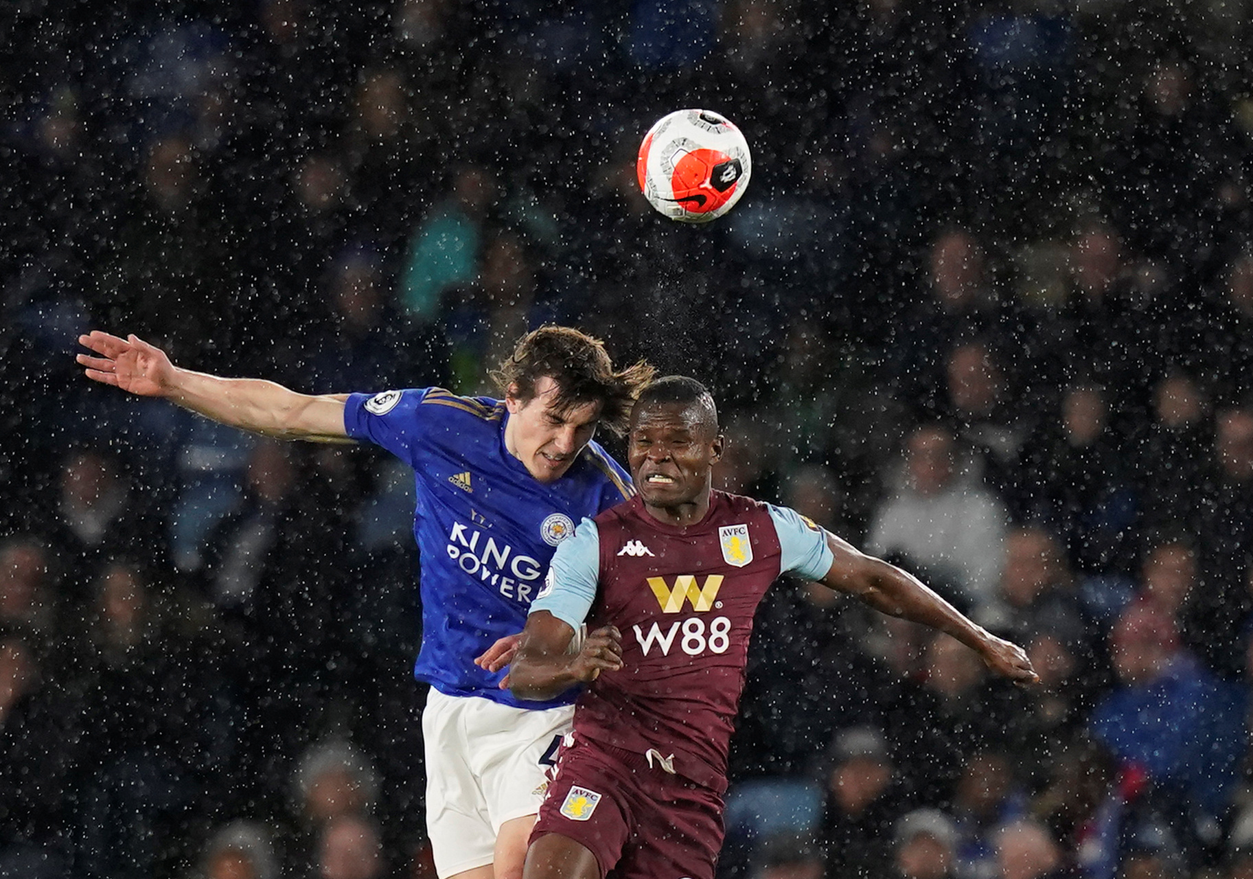 多俱乐部的 多俱乐部的